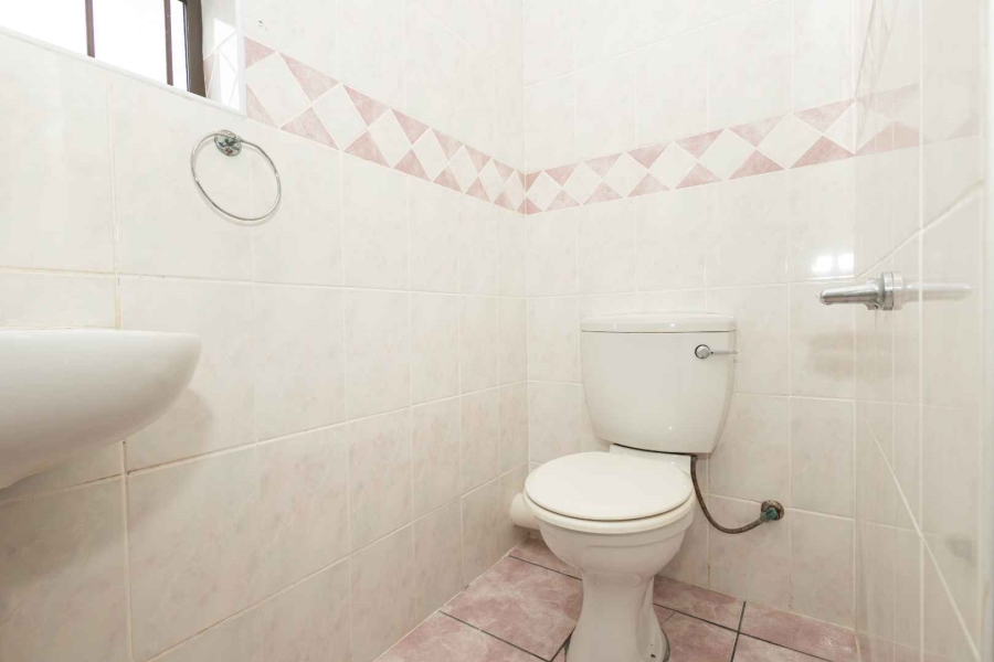 To Let 3 Bedroom Property for Rent in Normandie Western Cape